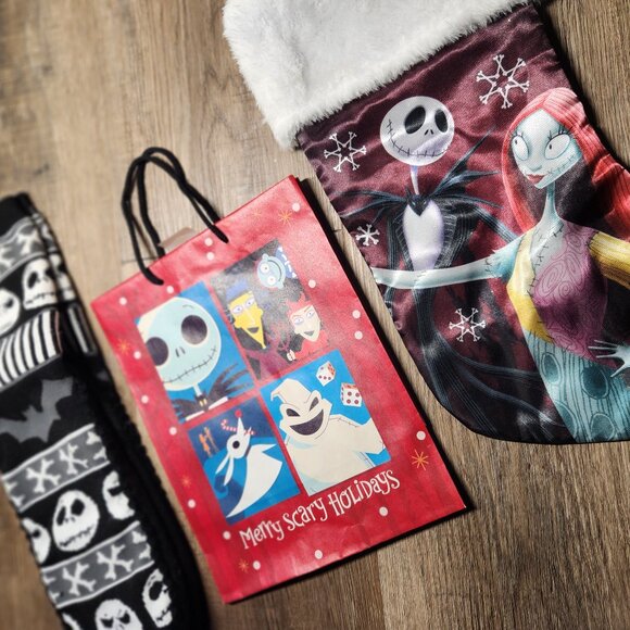 🎁Disney Holiday Bundle!🎁Jack Sally Stocking Slipper Socks Gift Bag Disney NBC - Picture 2 of 2